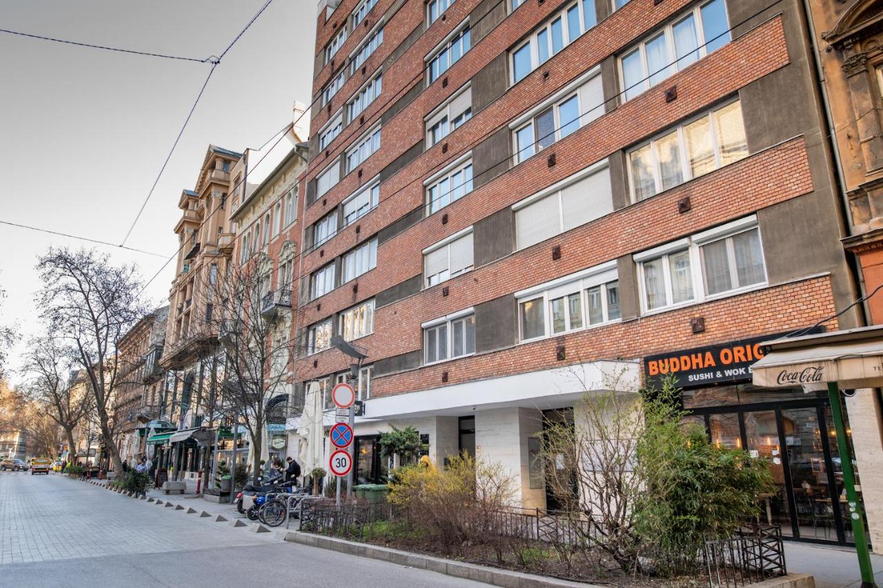 N28 Studio Apartment In Andrassy Boulevard. Budapest Eksteriør billede