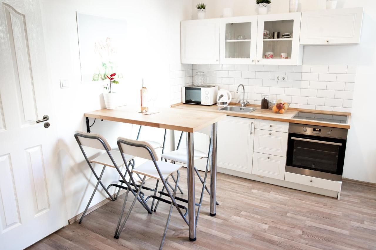 N28 Studio Apartment In Andrassy Boulevard. Budapest Eksteriør billede