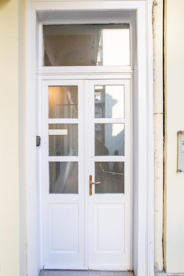 N28 Studio Apartment In Andrassy Boulevard. Budapest Eksteriør billede